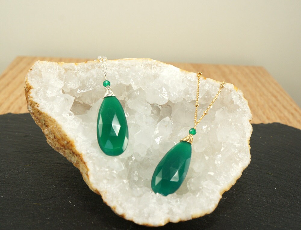 Green Onyx Necklace Teardrop Pendant Birthstone Jewelry Layering Necklace Green Pendant Women Necklace Gift for Her Gift for Girlfriend