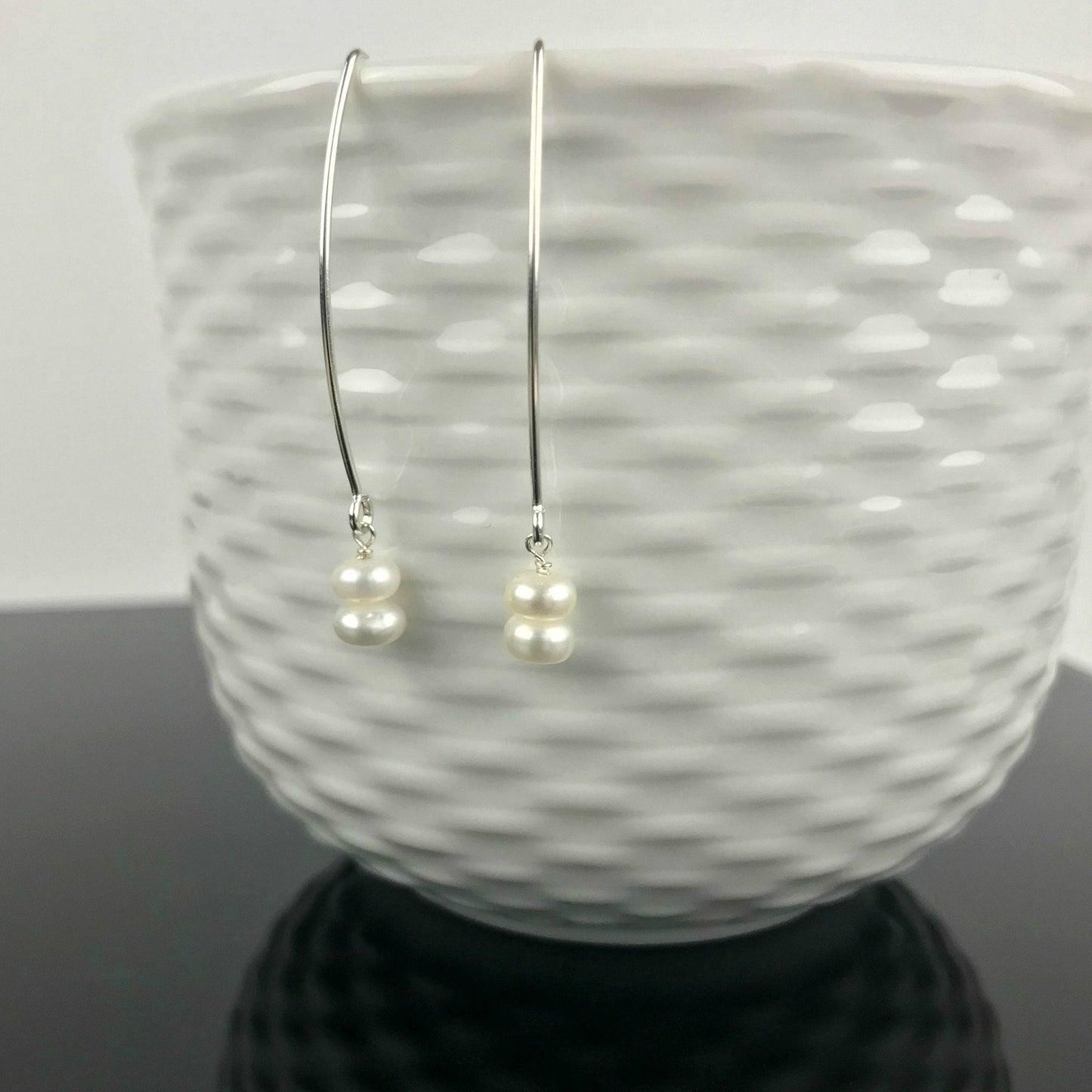 White Pearl Earrings,V shape Earrings,Dangle Earrings,Bridesmaid Gift,Wedding Earrings,Dainty Earrings,Gold Pearl Earrings,Pearl Jewelry