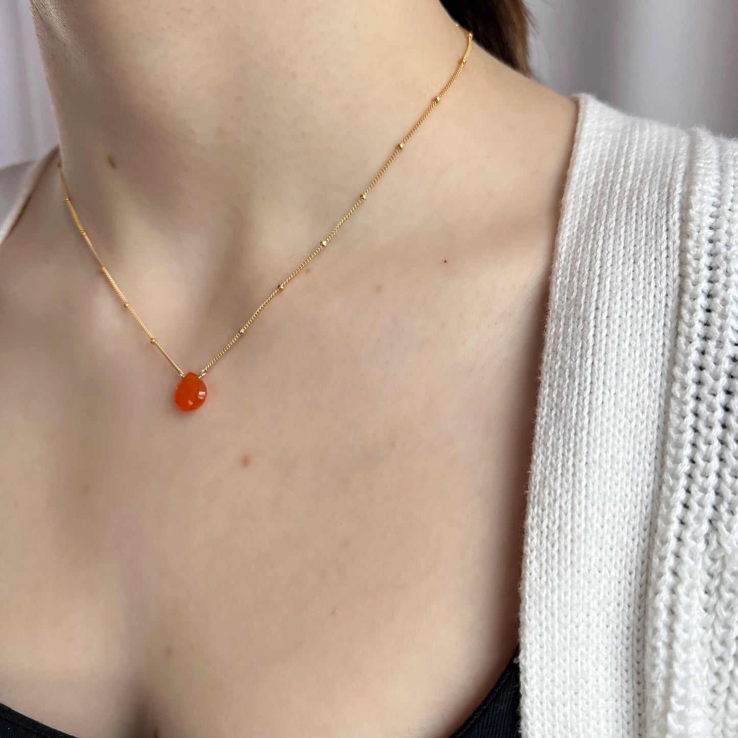 Carnelian Necklace,Carnelian Pendant,Crystal Necklace,Orange Necklace,Pendant Necklace,Chakra Pendant, Carnelian Gold or Silver Necklace