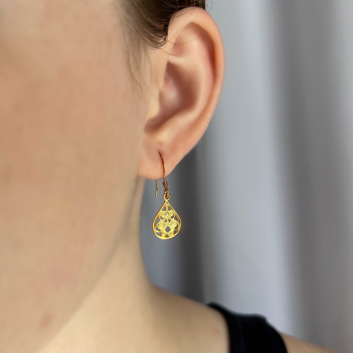 Gold Lace Flower Earrings,Gold Filigree Teardrop Earrings,Boho Dangle Filigree Earrings,Dainty Arabesque Earrigs,Dainty Lightweight Earrings