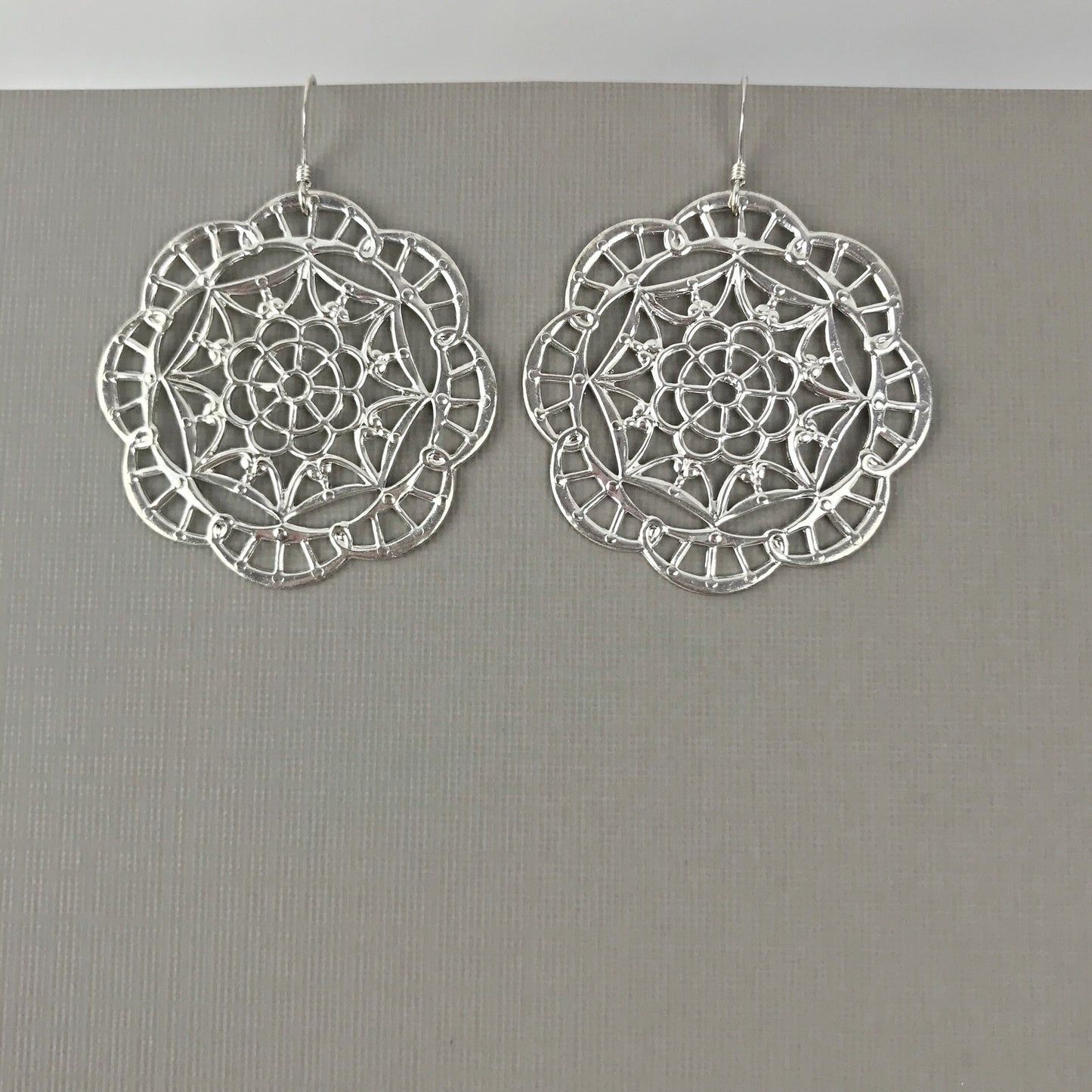 Filigree Earrings,Flower Earrings,Lace Earring, Boho Earrings,Hippie Earrings,Arabesque Earrings,Gift for Her,Golden Lace Round Earrings