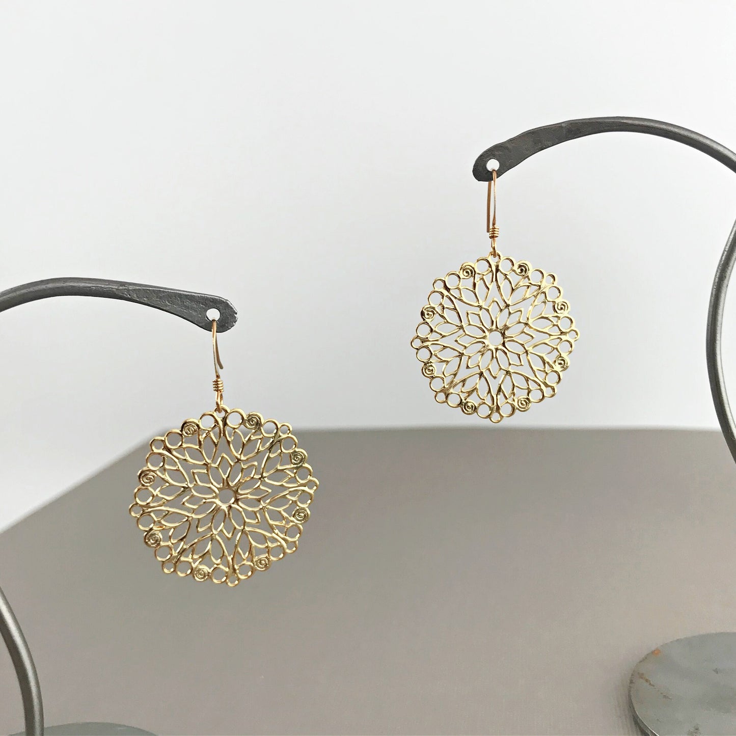 Round Filigree Earrings,Arabesque Earrings,Filigree Earrings, Gold Filigree,Silver Filigree,Flower Filigrree,Dainty Earrings,Lacey Earrings