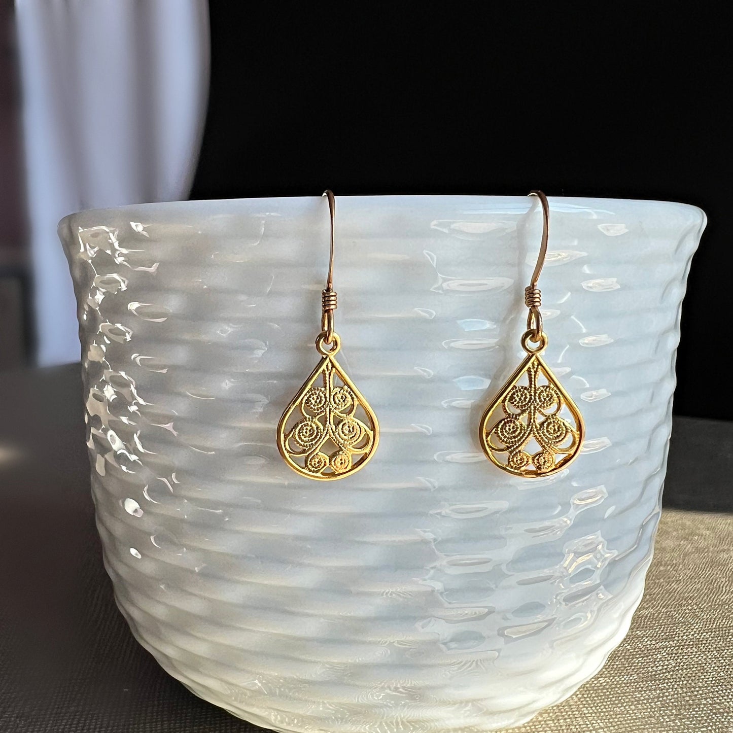 Gold Lace Flower Earrings,Gold Filigree Teardrop Earrings,Boho Dangle Filigree Earrings,Dainty Arabesque Earrigs,Dainty Lightweight Earrings