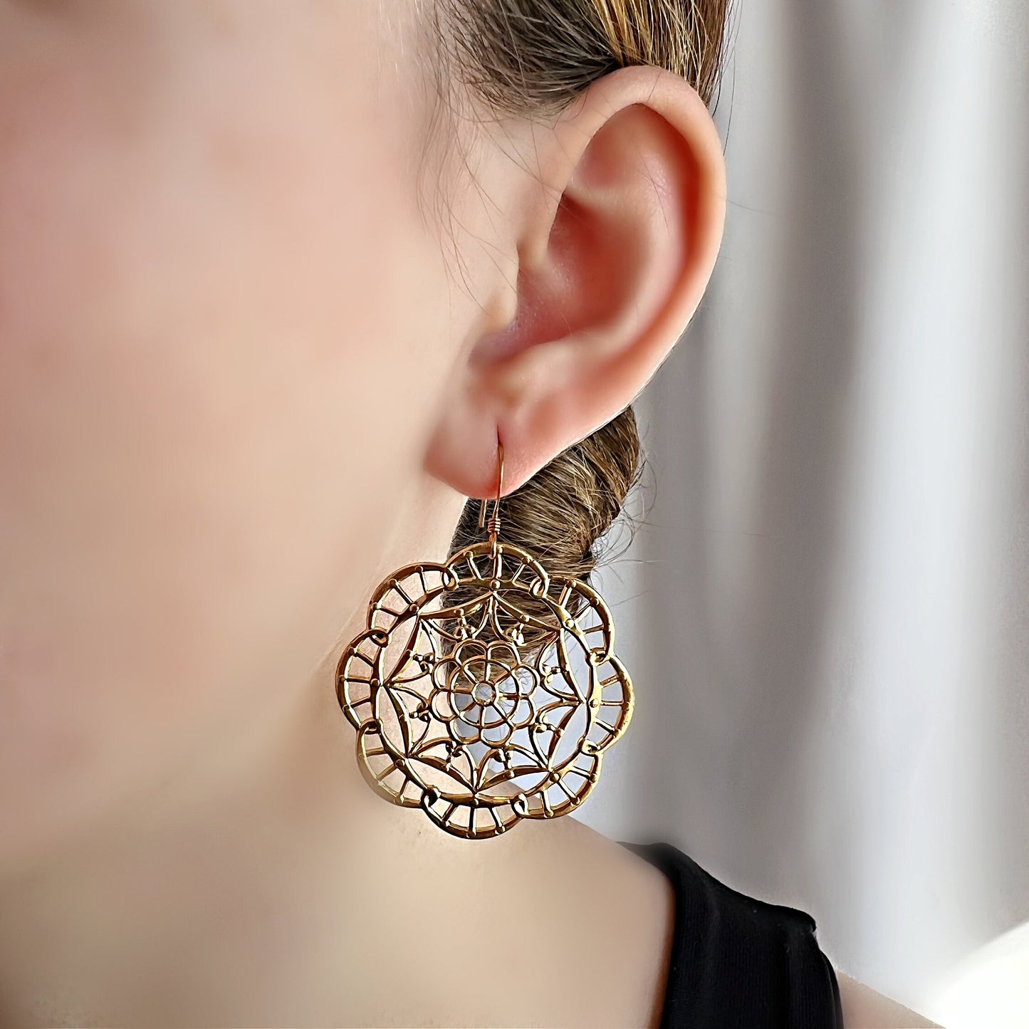 Filigree Earrings,Flower Earrings,Lace Earring, Boho Earrings,Hippie Earrings,Arabesque Earrings,Gift for Her,Golden Lace Round Earrings